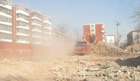 石獅深化建筑工地?fù)P塵污染專(zhuān)項(xiàng)整治，推動(dòng)工地?fù)P塵防治實(shí)現(xiàn)6個(gè)100%